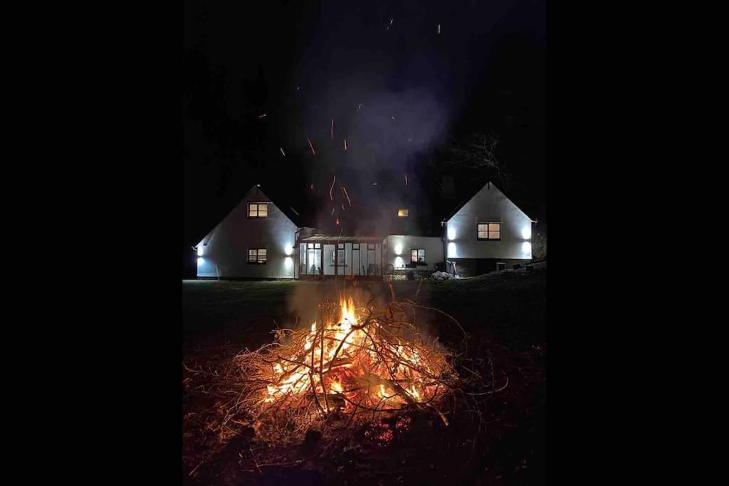 Bear Cottage, Tyn Y Cwm Eglwys-Fach Eksteriør billede